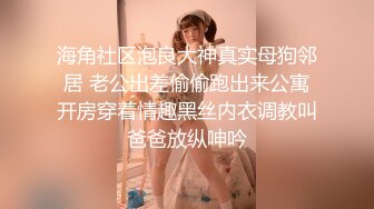 小骚货就是喜欢舔我的鸡吧和PP