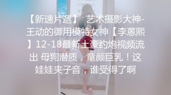 闷骚的少妇露脸逼肥奶大会喷水，一个人精彩展示，全裸自慰道具抽插逼逼，浪叫呻吟不止