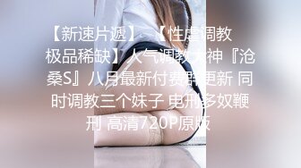 两个颜值女神全裸自慰，大玉米道具插穴，高挑模特身材，相互沙发舔逼