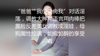   眼镜小哥玩弄居家人妻，露脸丝袜诱惑，交大鸡巴让小哥吃奶舔逼