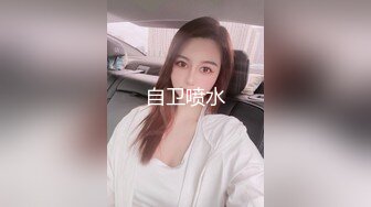 水上乐园淋浴更衣室偷拍 泳客淋浴可爱眼镜妹奶子圆润逼毛性感